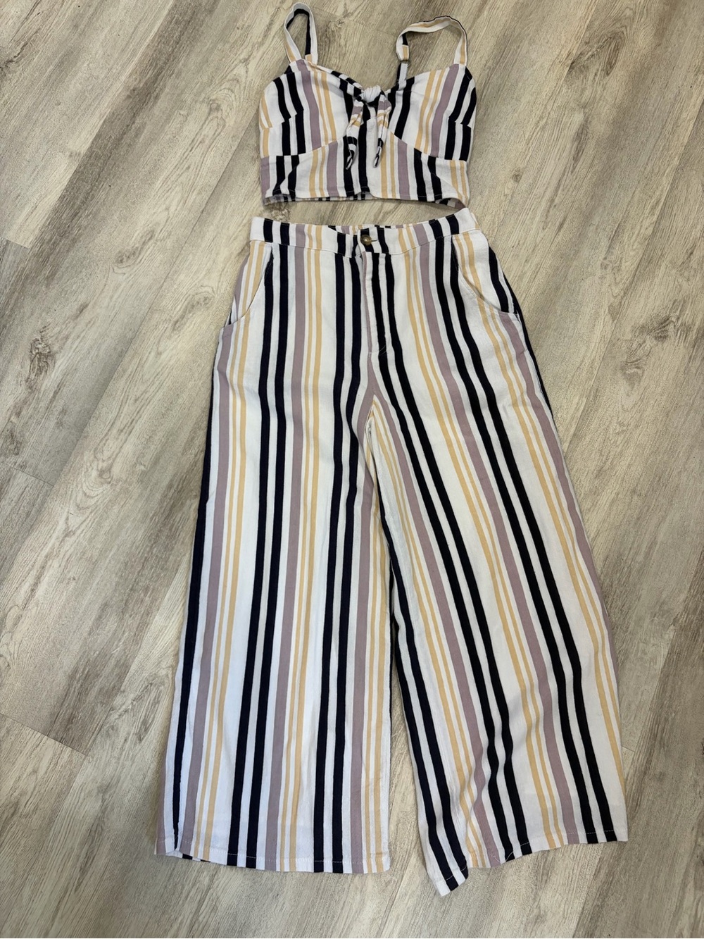 Hollister Matching set Crop bralette tank and wide leg high rise cropped pants M